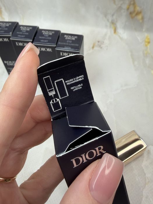 Помада для губ Dior Rouge 100 210
