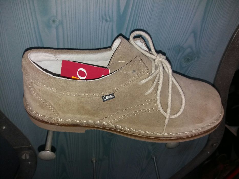 Otmęt beżowe półbuty zamszowe 40 damskie