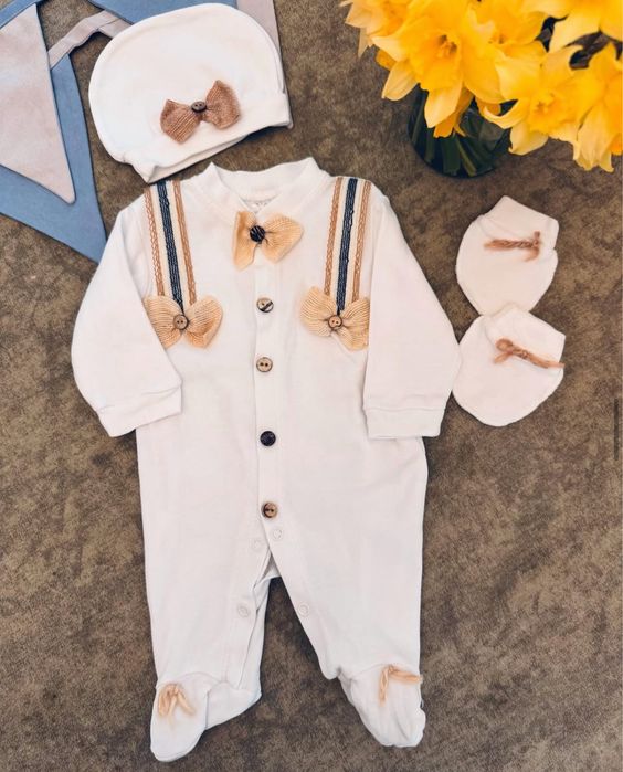 Шапка чоловічок новорічний бодік62-68носочки подушка соски пустушка