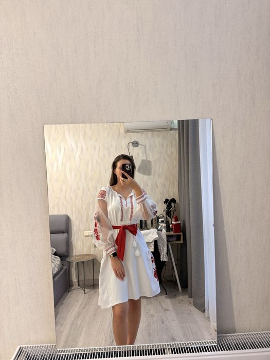 Ексклюзивні сукні-вишиванки (Червона M - 1450 грн, Золота S -650 грн)