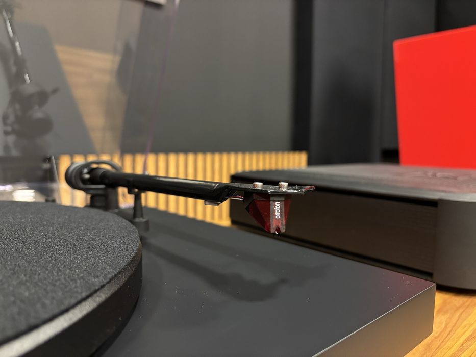 Pro-Ject Debut Carbon EVO 2M Red - gramofon | RATY 0% | Gwarancja