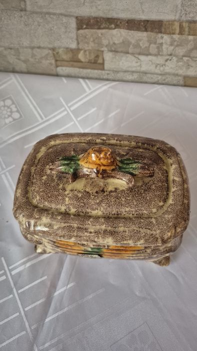 Zabytkowa ceramiczna szkatułka,bombonierka Jasba Keramik.