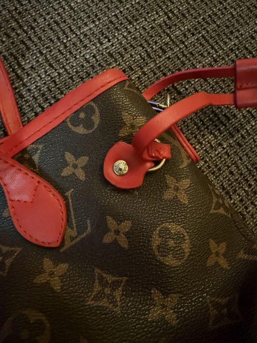 Mini Metis Louis Vuitton c/ detahes Vermelhos