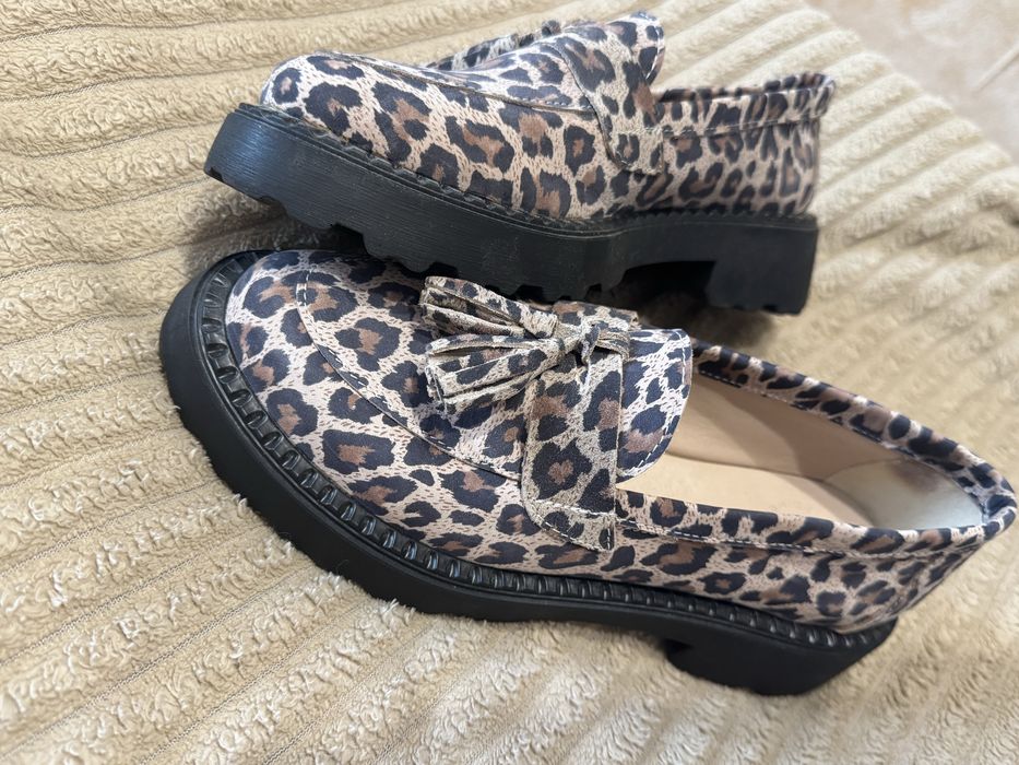 Стильні жіночі лофери