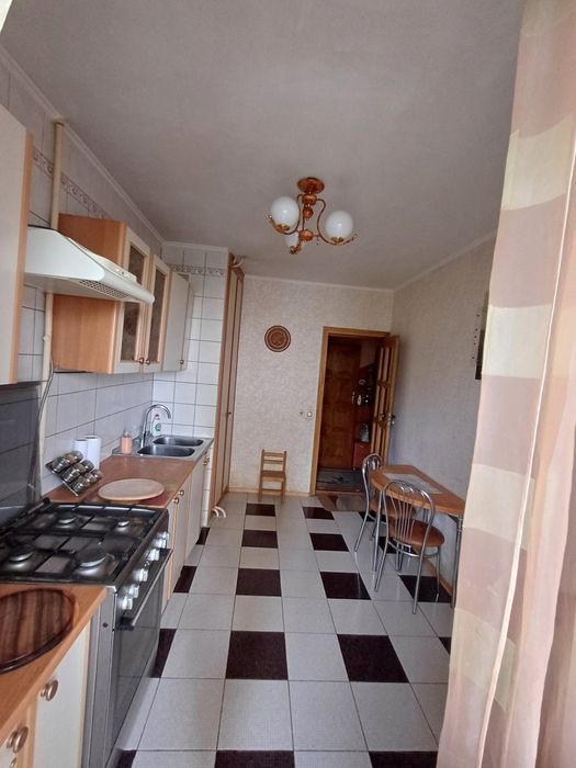 Продам 3 - кімнатну квартиру. Р-н. Північний. Вул. Р. Шухевича. 3 - поверх. Чудовий варіант!