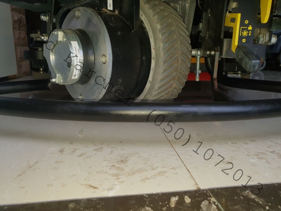 Karcher b90 bd br поломойка поломойная підлогомийна