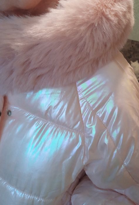 Пуховик розовый перламутровый