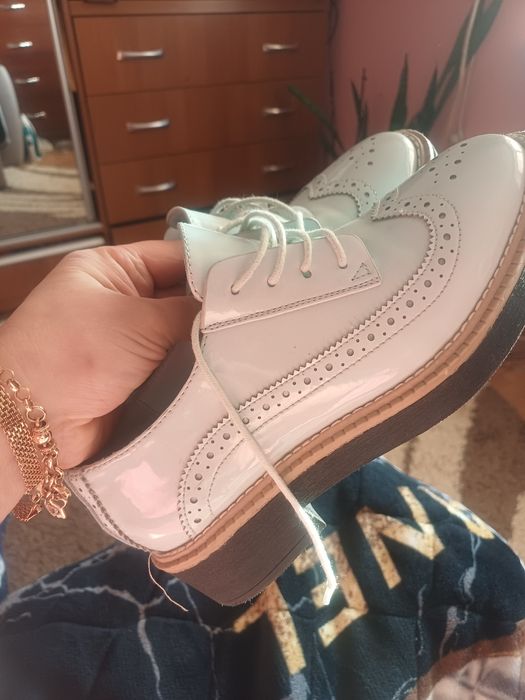 Туфлі  36 натур.лак жіночі