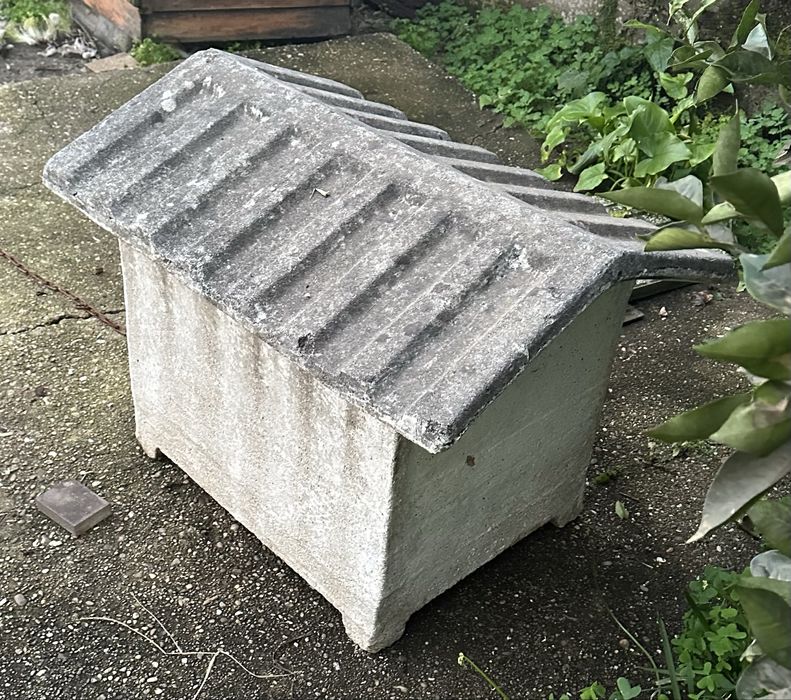 Casota para cão em cimento