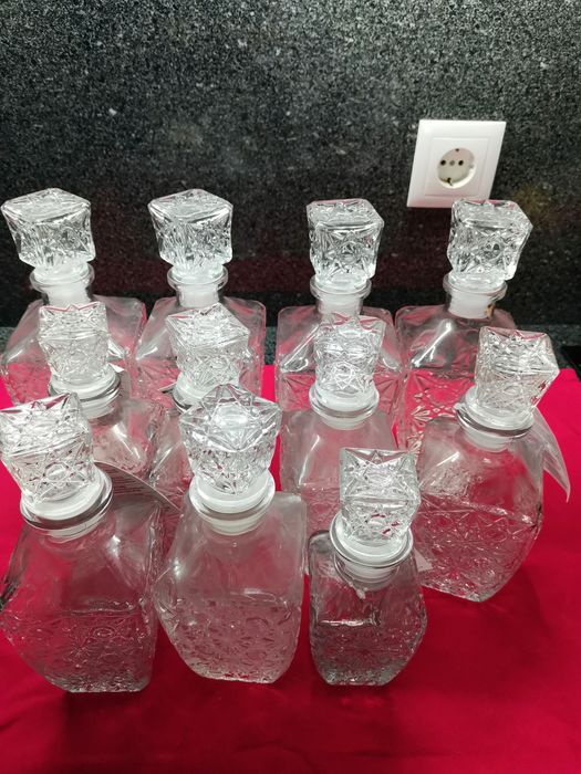 11 garrafas de Licor, novas, diferentes tamanhos