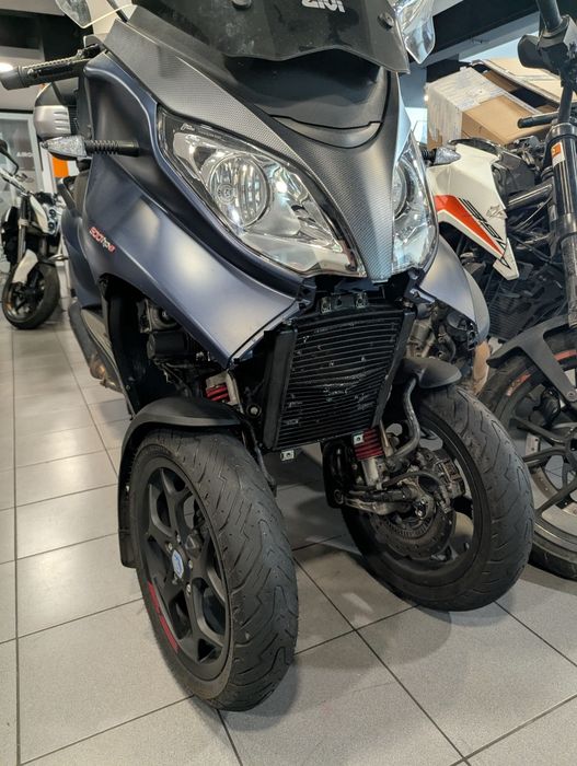 Piaggio MP3 500 LT, 2020, Acidentada, poucos KMS, ótimo negócio para reparação particular.