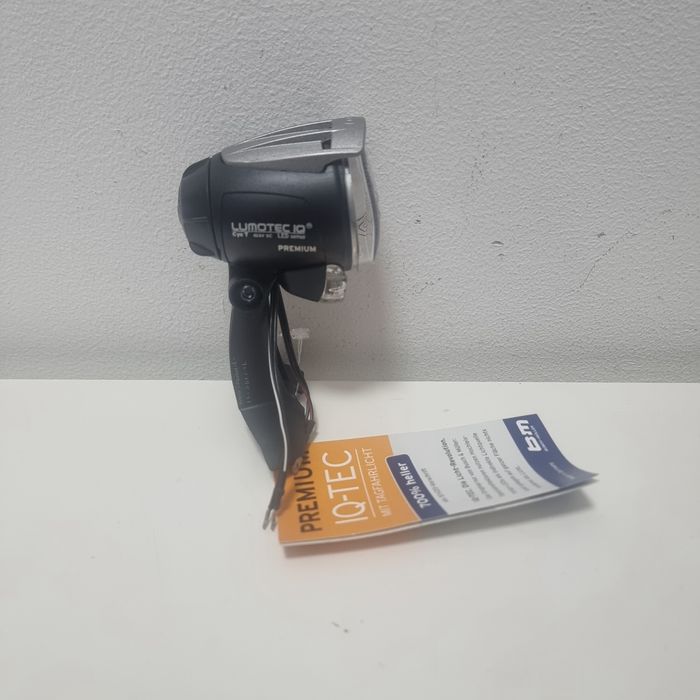 NOWA przednia lampka rowerowa Busch & Müller Lumotec IQ Cyo Premium T