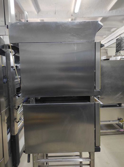 Конвенційна піч. 2011. Конвенційна піч Unox XF 195. З паром.