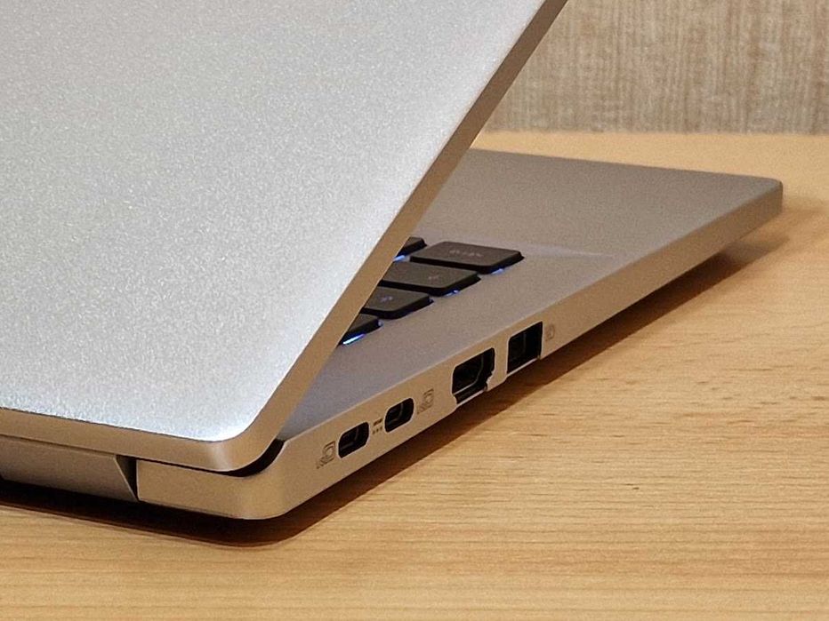 Ультра компактний сучасний ноутбук Acer Swift Go 14 AMD Ryzen 5 7640U 14" OLED 90 Гц, (2880x1800) 2К, RAM 16Gb DDR5 6400Mz SSD 512Gb Батарея 12 годин