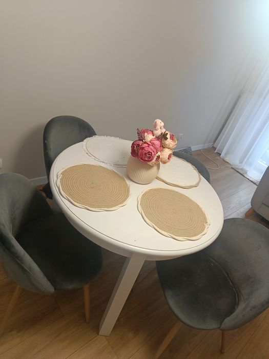 Stół okrągły i 4 krzesła