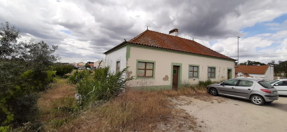 Excelente moradia em Branca Coruche   licenciada