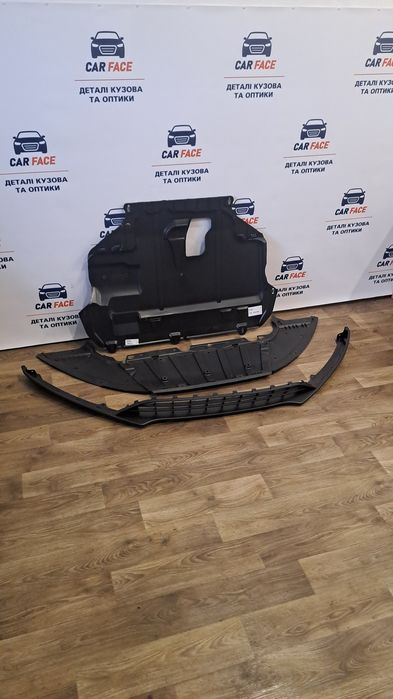 Губа/решітка Ford Focus III  запчастини (2015-2018) Рік. фокус 3 usa