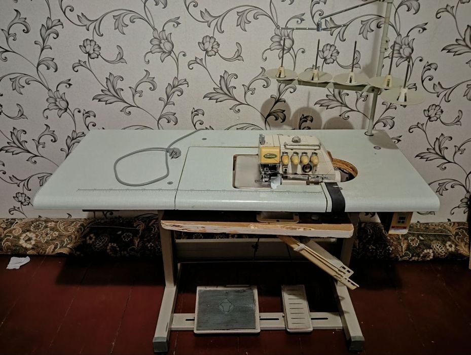 Продам оверлок TYPICAL