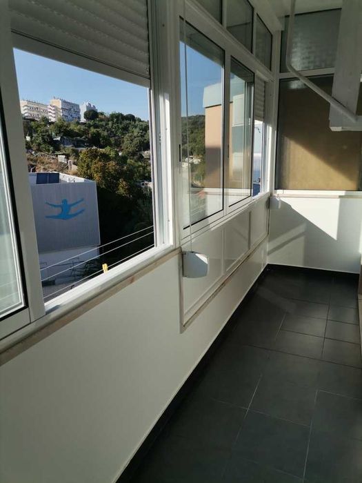 Ajuda T2 remodelado, prédio com elevador