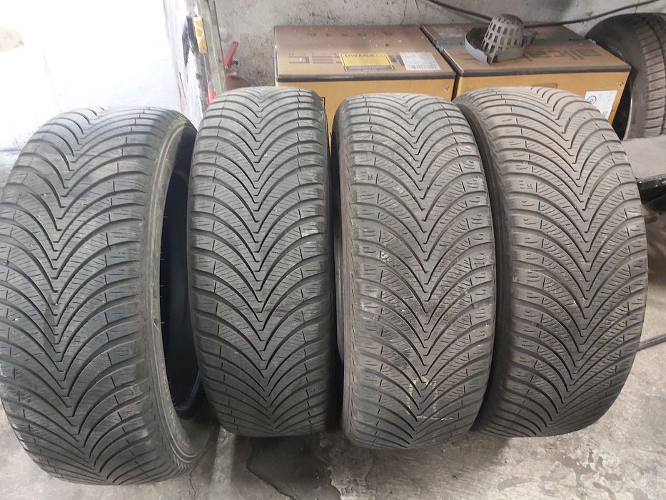 225/55R18 Cztery używane opony całoroczne Kumho