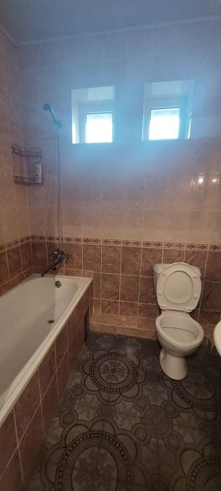 Продам 3-х эт дом в Новоселовке