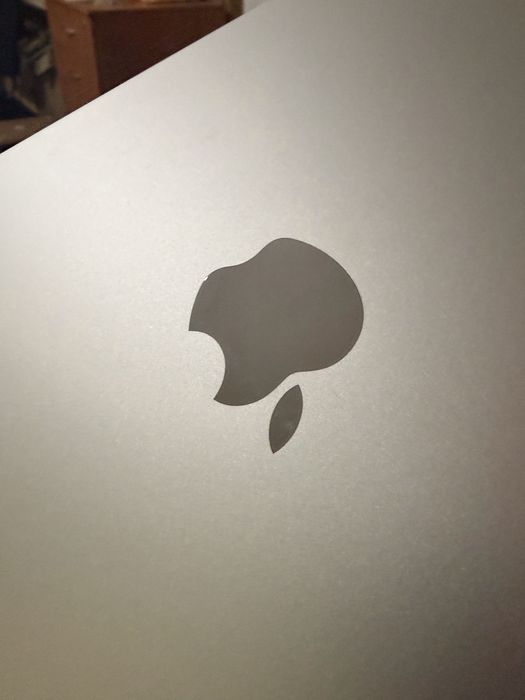 Продам MacBook m2 air