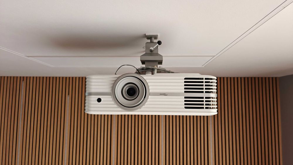 Projektor 4K Optoma UHD300X | Stan Idealny | Z sufitu + Gratis Kabel Optyczny HDMI 8K 8m Moshou!