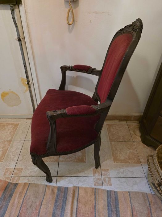 Cadeirão antigo para venda em bom estado