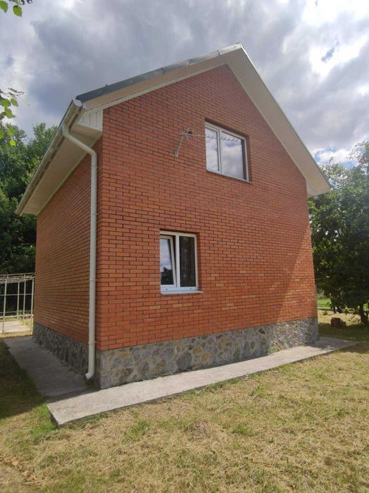 Продається житловий будинок в с. Сальник, у 20-ти км. від Вінниці