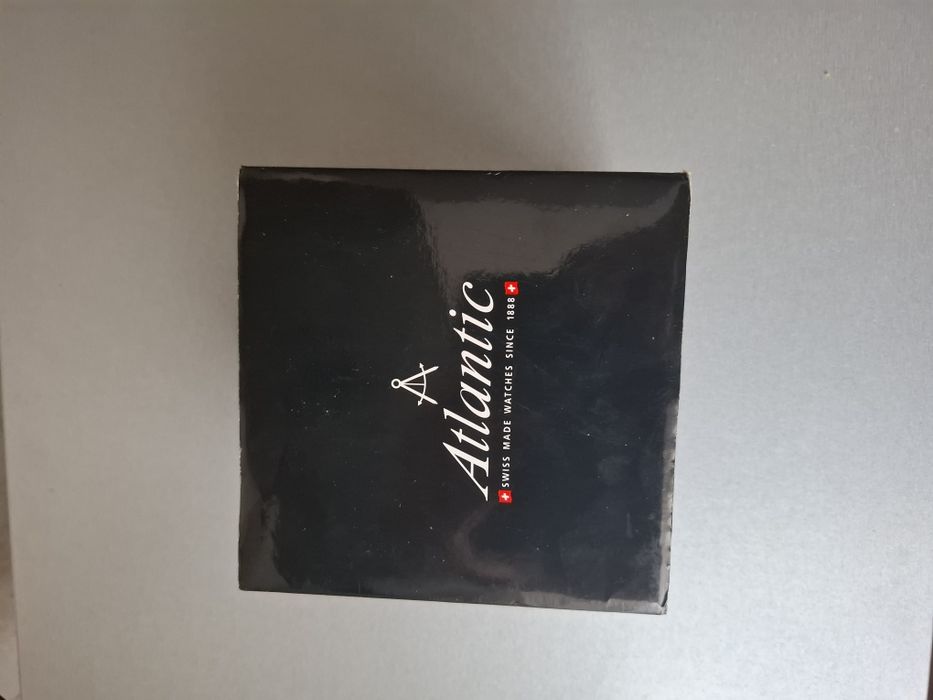 Часы кварцовые  Atlantic