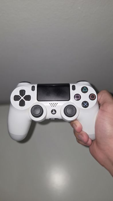 Comando ps4 branco