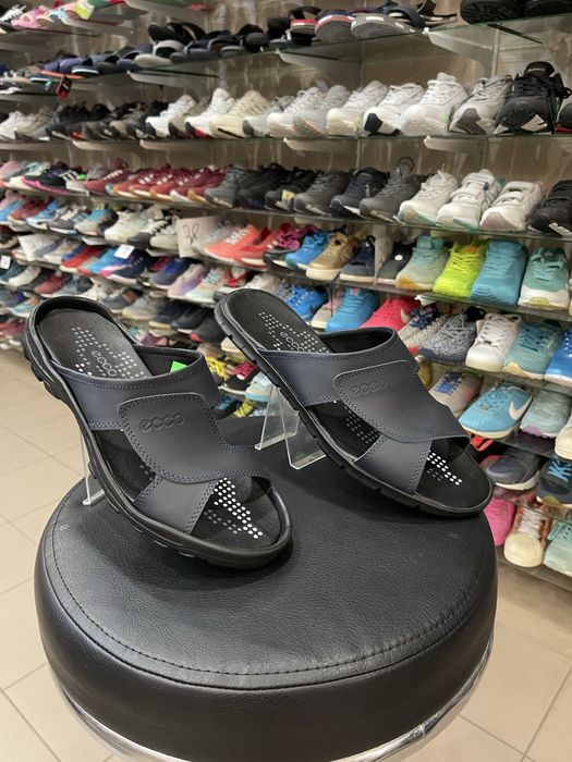 Шльопанці шкіряні