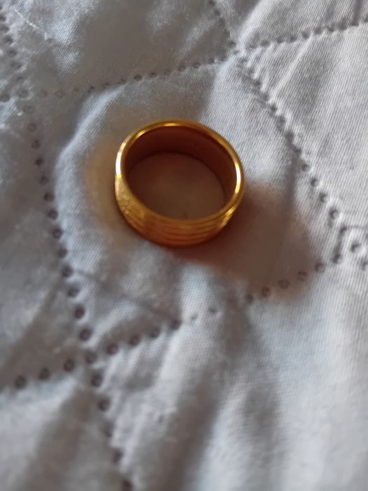 Złota obrączka, pierścionek