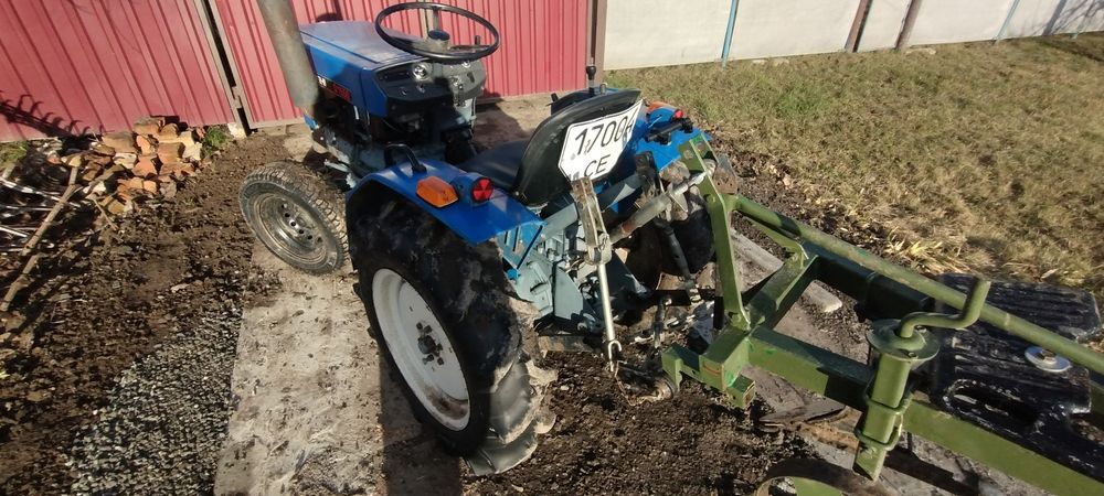 Японський мінітрактор Міцубісі D1550