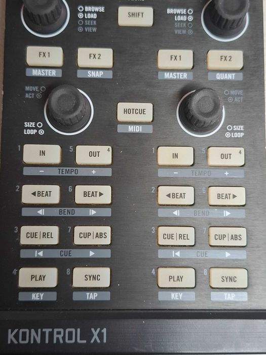 NATIVE INSTRUMENTS TRAKTOR KONTROL X1