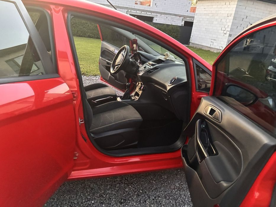 Продам офіційний Ford Fiesta 2013р 1,5d.В ідеальному стані!