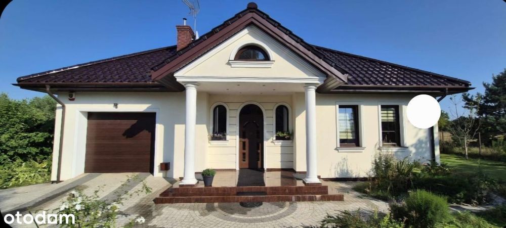 Dom wolnostojący z garażem w Toruniu