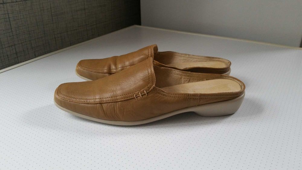 Тапочки-шлёпанцы кожаные