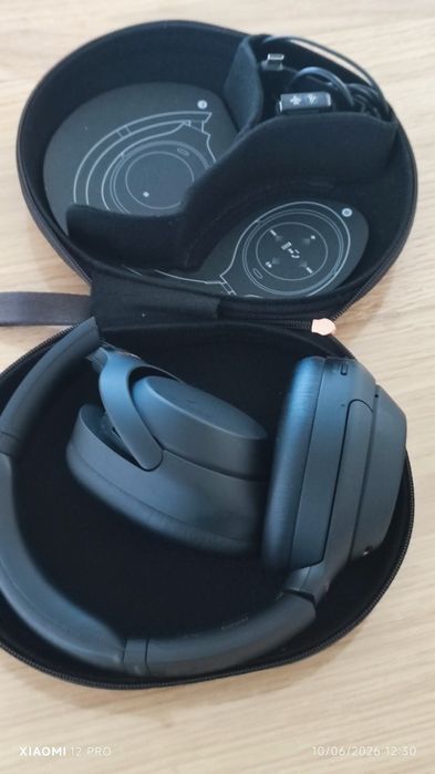 WH-1000XM4 com estojo e na cor preta