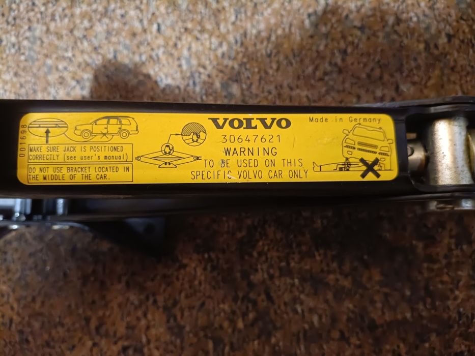 Домкрат оригінал Вольво Хс90