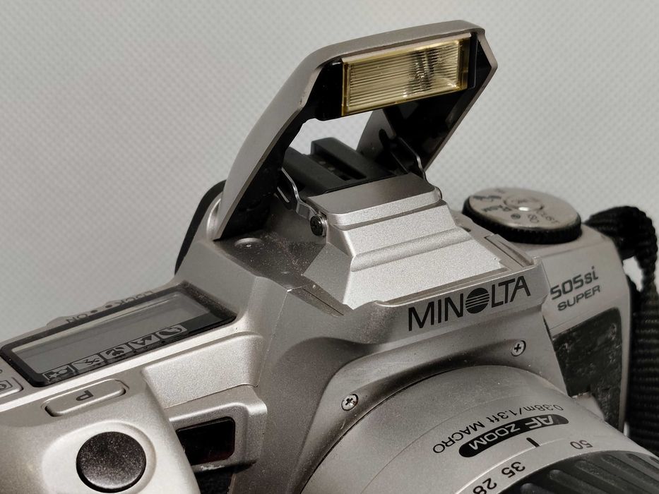 Minolta Dynax 505si Silver + AF 28-80 + filtro UV – totalmente funcional