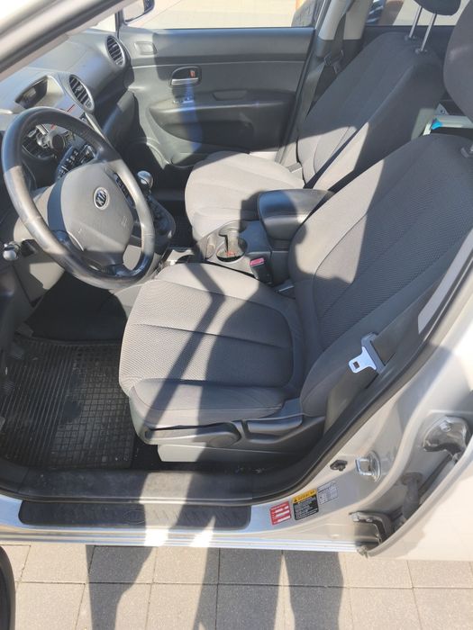 KIA CARENS 2.0 CRDI 140 koni