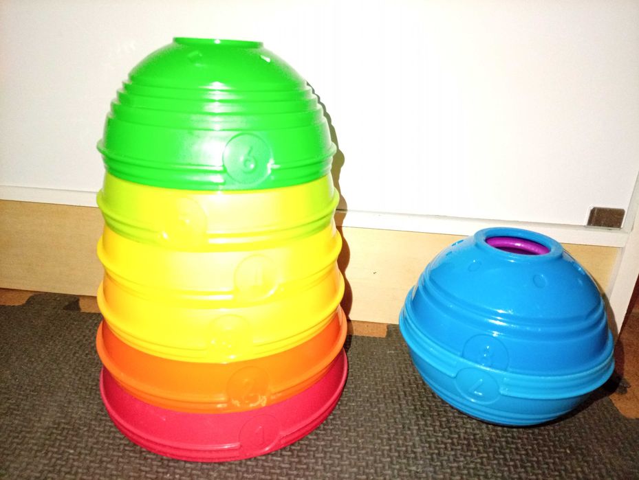 Peças de encaixe com diferentes cores e n. 1-