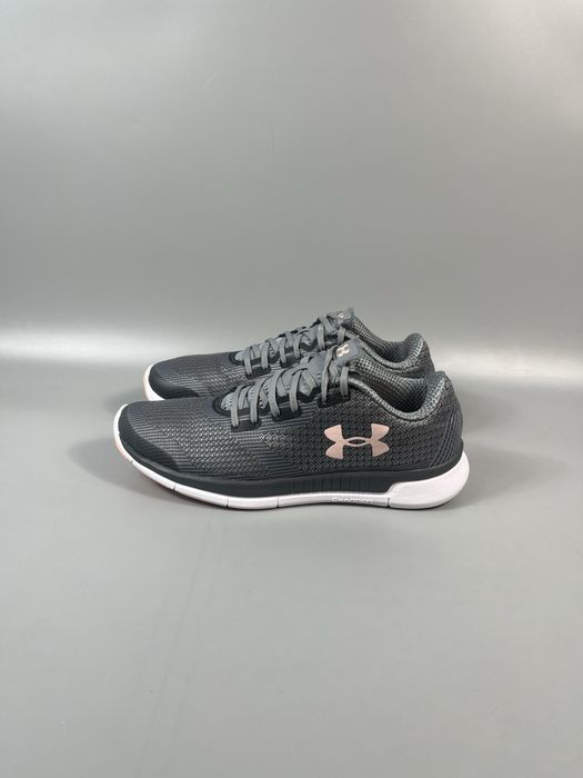 Кросівки Under Armour Charged Lightning 40.5 розмір (по стельке 26 см)