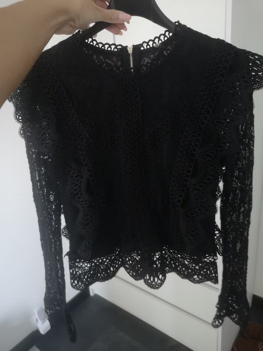 Elegancka bluzka korona ażurowa