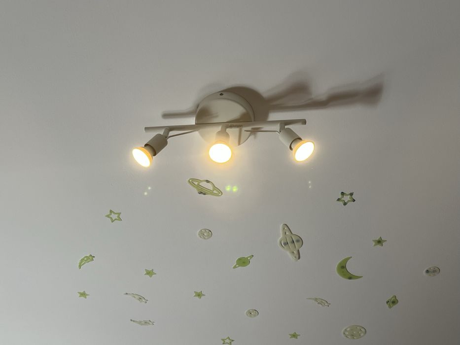 Ceiling Projector with 3 Lamps443666149073889283