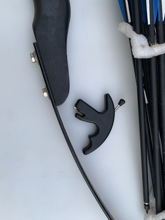 Arco e flecha com material