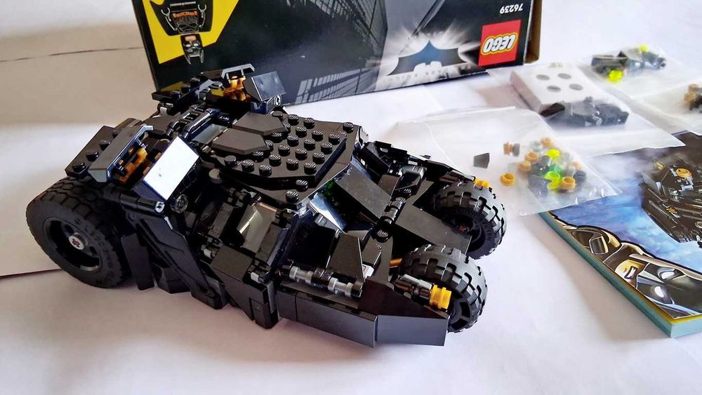Lego DC 76239 Batmobile Tumbler Scarecrow Showdown peças novas montado