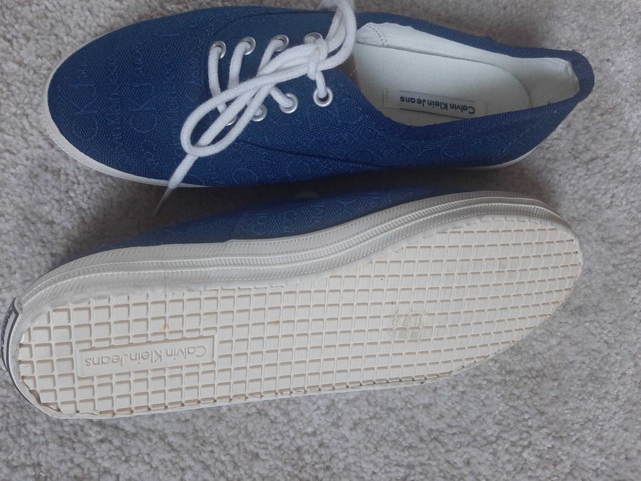 Nowe granatowe sneakersy marki Calvin Klein