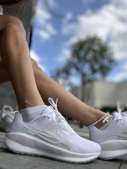 Жіночі оригінальні кросівки Nike Downshifter 13 FD6476 101: 3 500